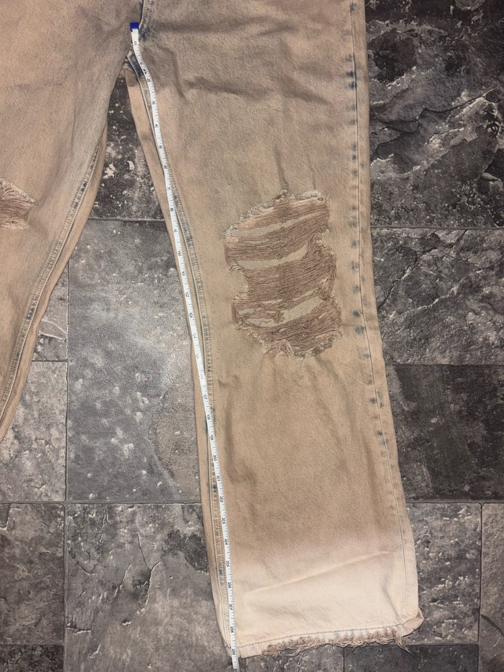 Relaxed Beige Distressed Women's Jeans - Casual Fit - Picture 4 of 5